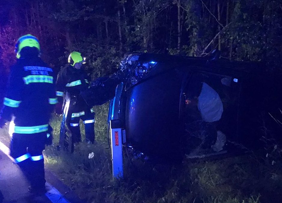 Fahrzeuge Überschlag am Forst