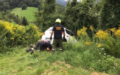 PKW im Graben Tachenberg-Syhrn